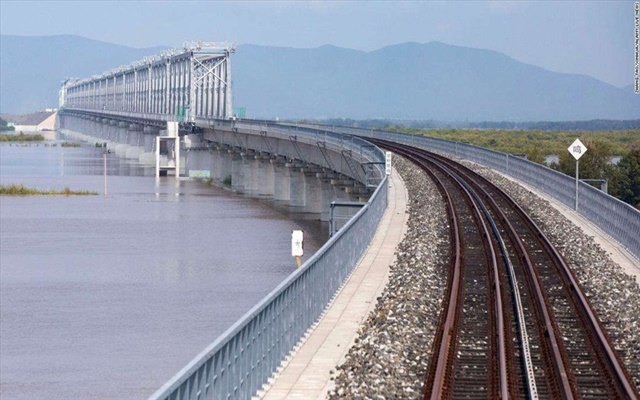 Du lịch Trung Quốc, chiêm ngưỡng vẻ đẹp của cầu sắt sông Tùng Hoa 