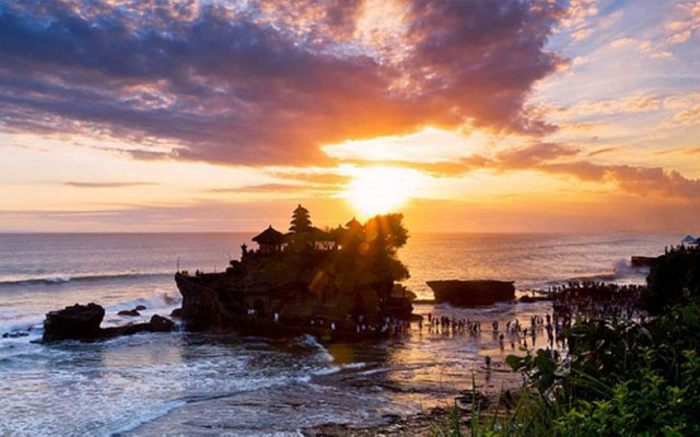 Thời gian tham quan đền Tanah Lot lý tưởng nhất